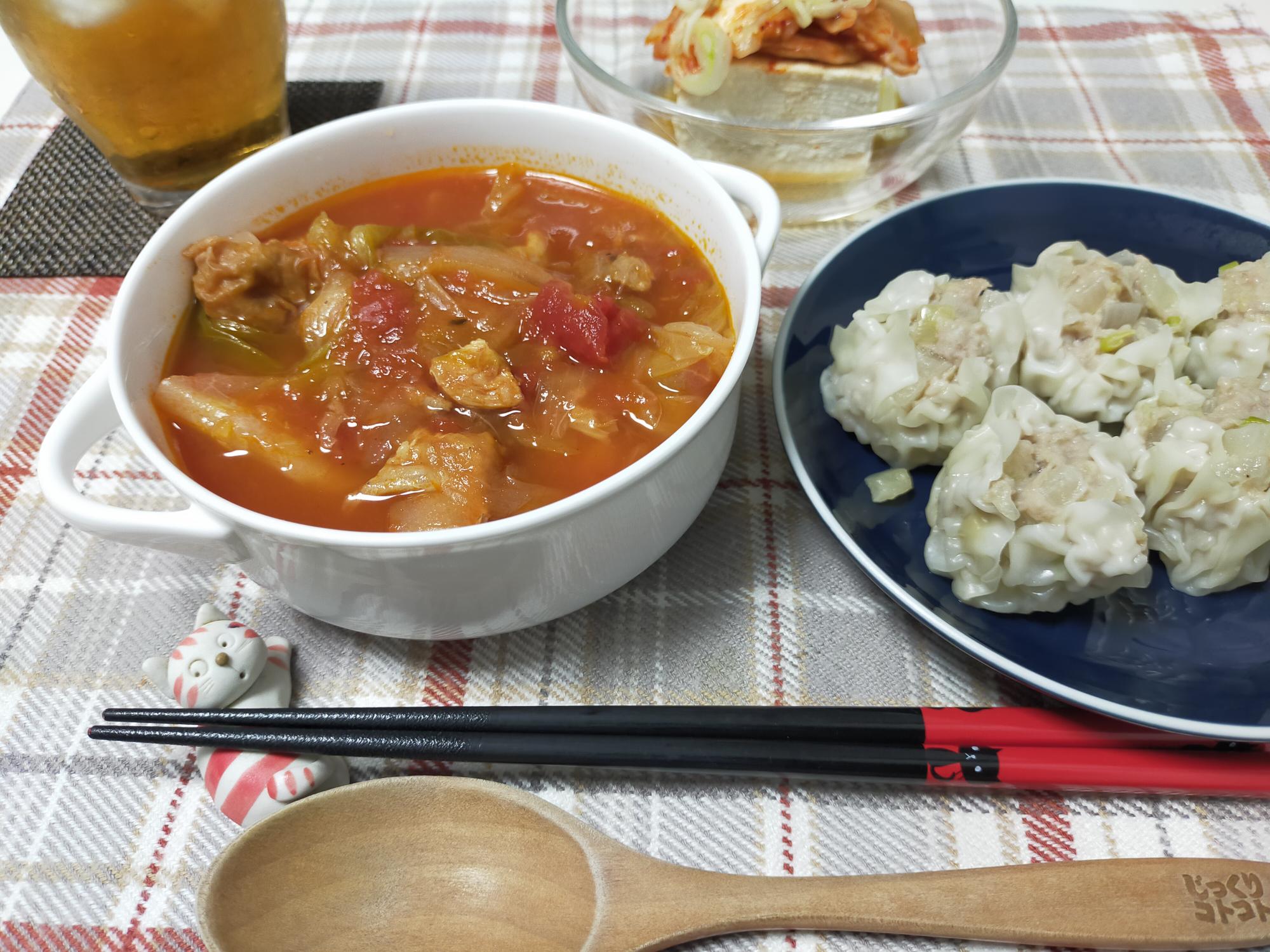 鶏とトマト缶のスープ
